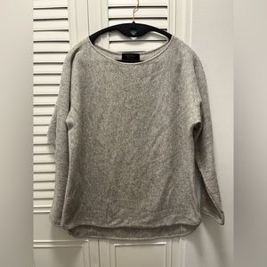 Ice-gray heather cashmere high-low pullover sweater